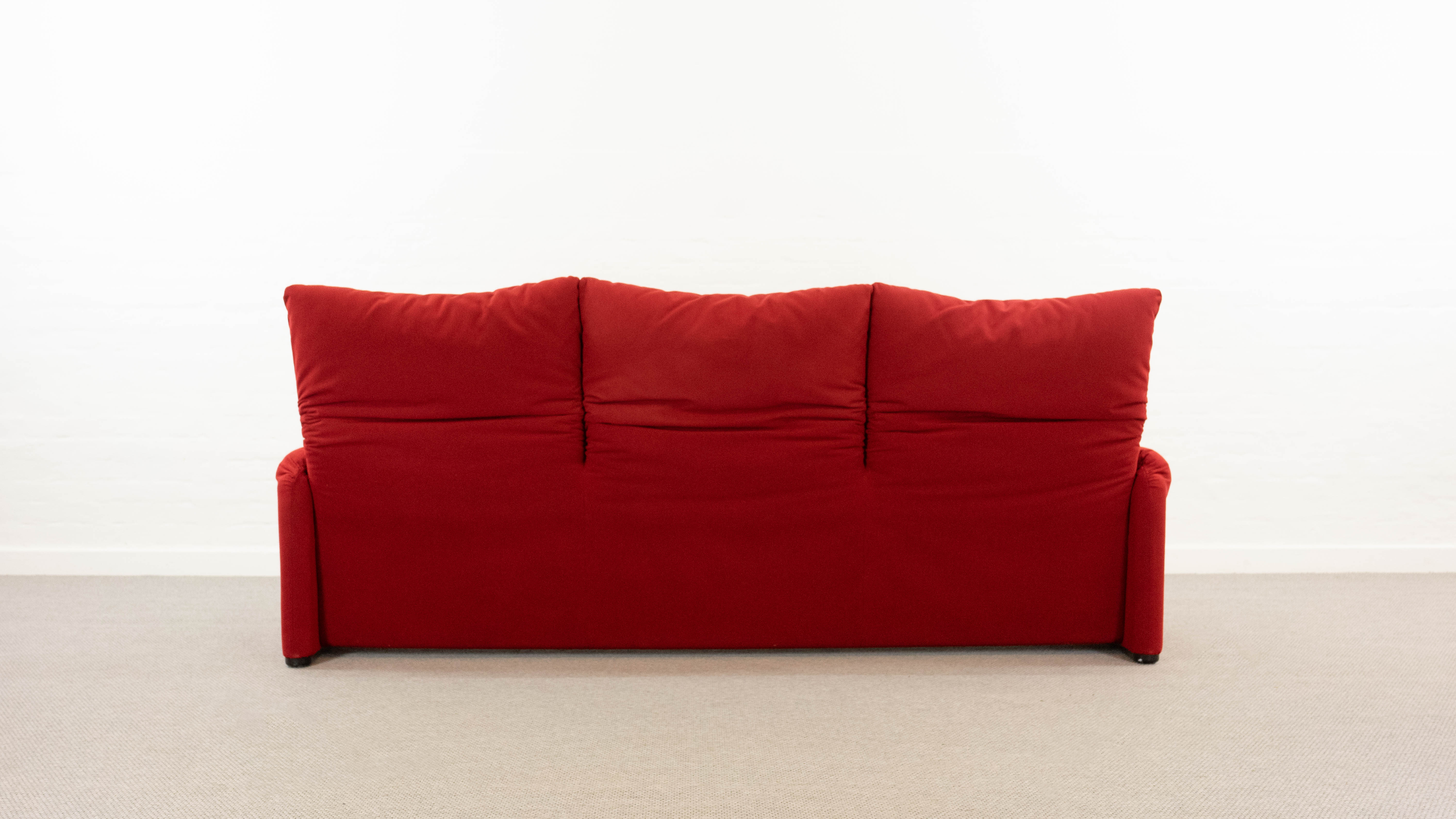 Maralunga 3-seater Sofa red by Vico Magistretti for Cassina, Italy