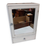Armoire a pharmacie