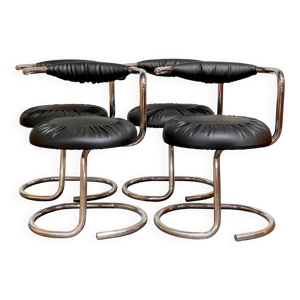 Chaises cobra de Giotto