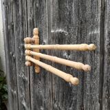Wall-mounted towel rack
