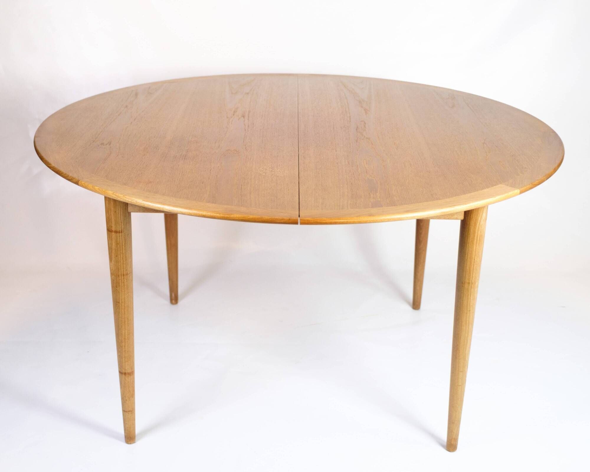 Table à manger ronde avec rallonges - Teck - Grete Jalk - P. Jeppesen - Années 1960