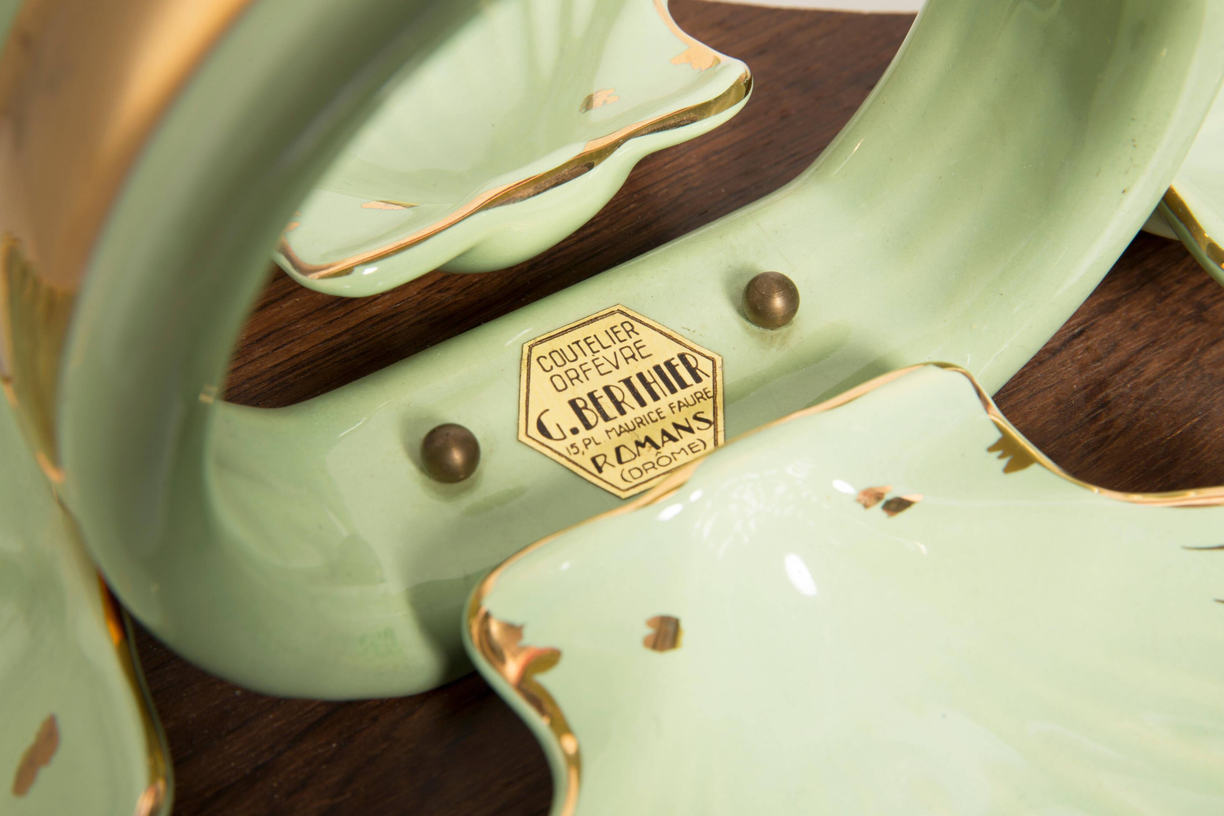 Vintage decorative plate in wood and ceramic with green shells, France, 1960s.