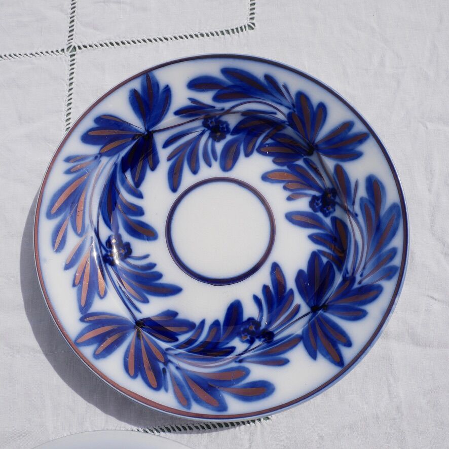 4 assiettes anciennes de Sarreguemines opaques
