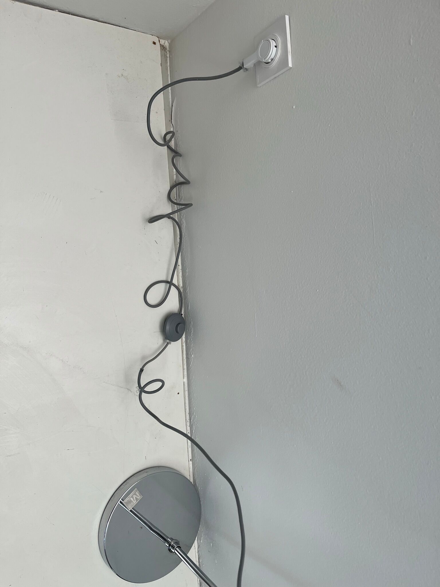 Lampadaire  métal chromé