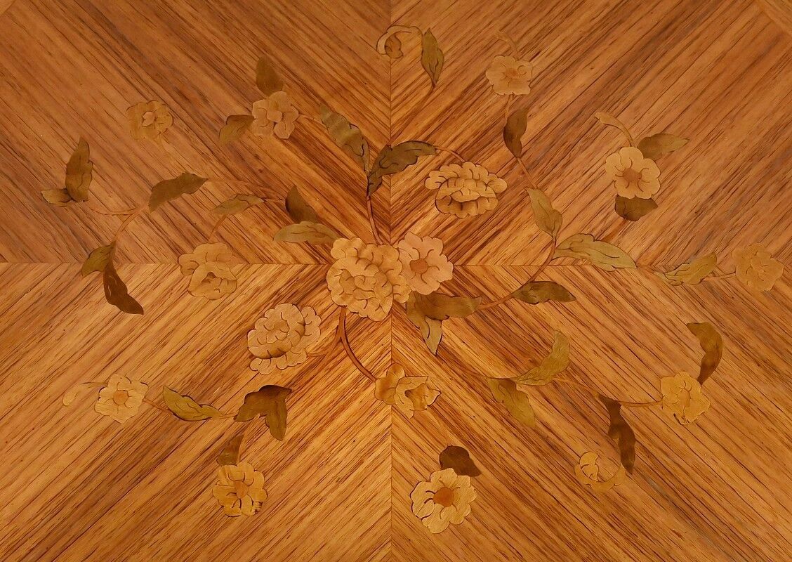 Rosewood marquetry coffee table, Louis XV style – Mid 20th century