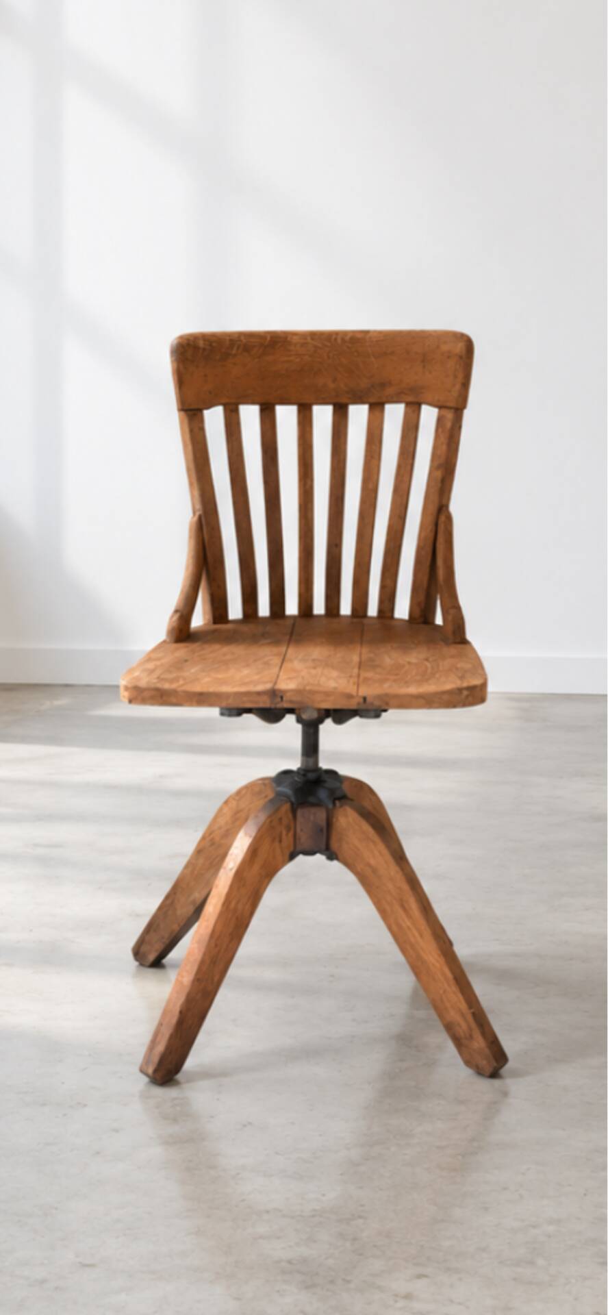 Chaise d’atelier en chêne