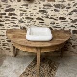 Pretty half-round table