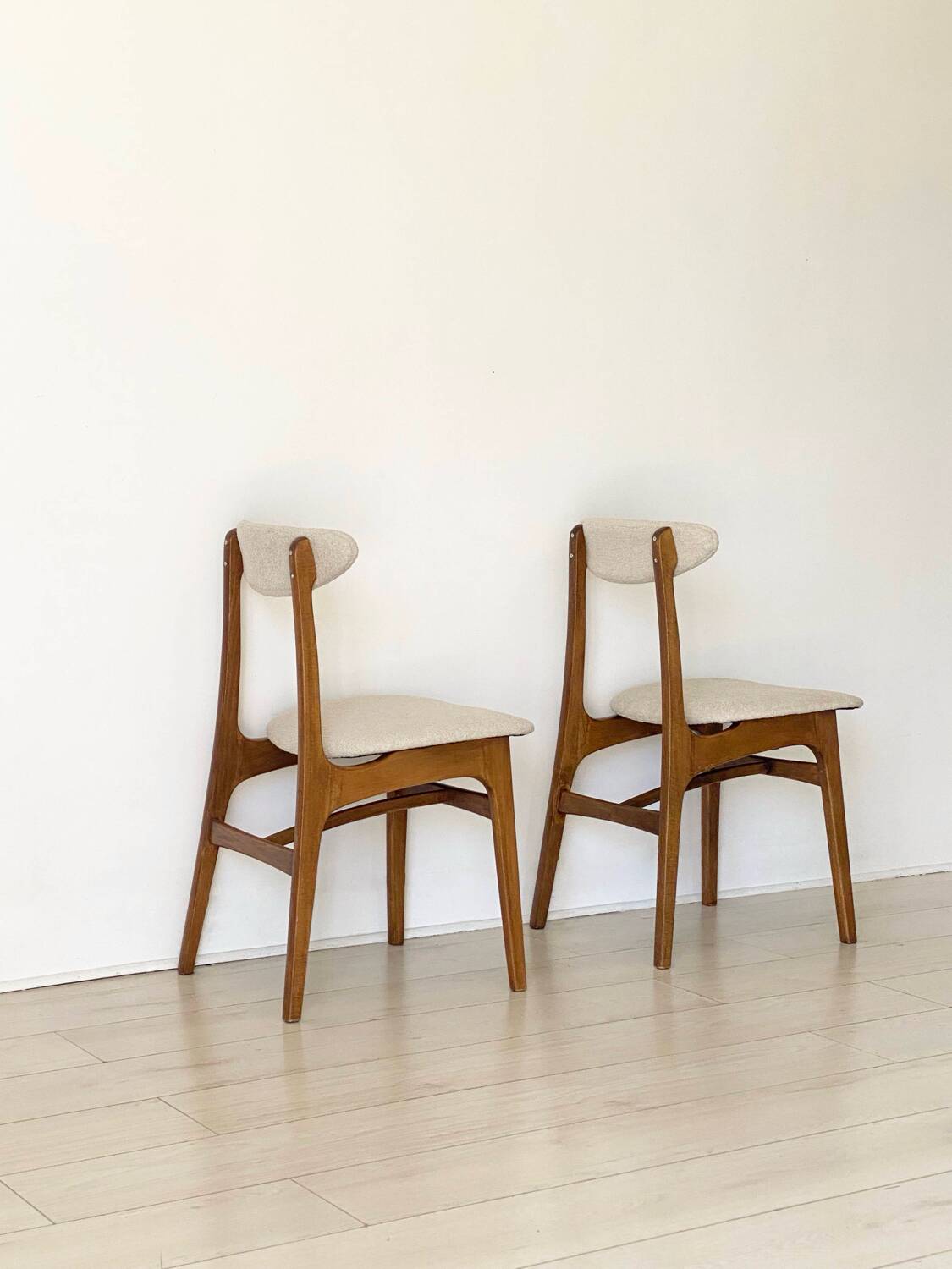 2 chairs Rajmund Halas 1960