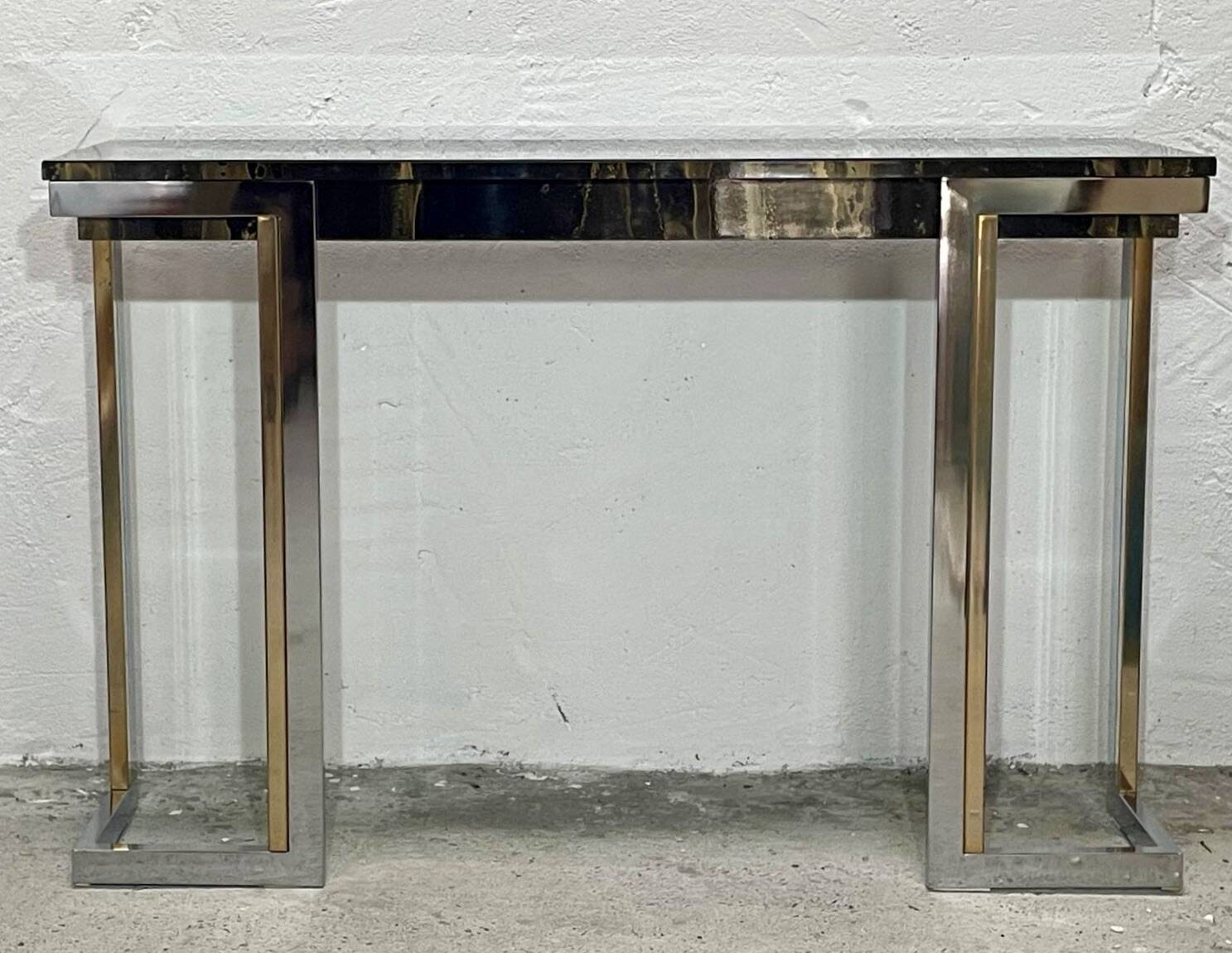 Console assigned to Guy Lefèvre.