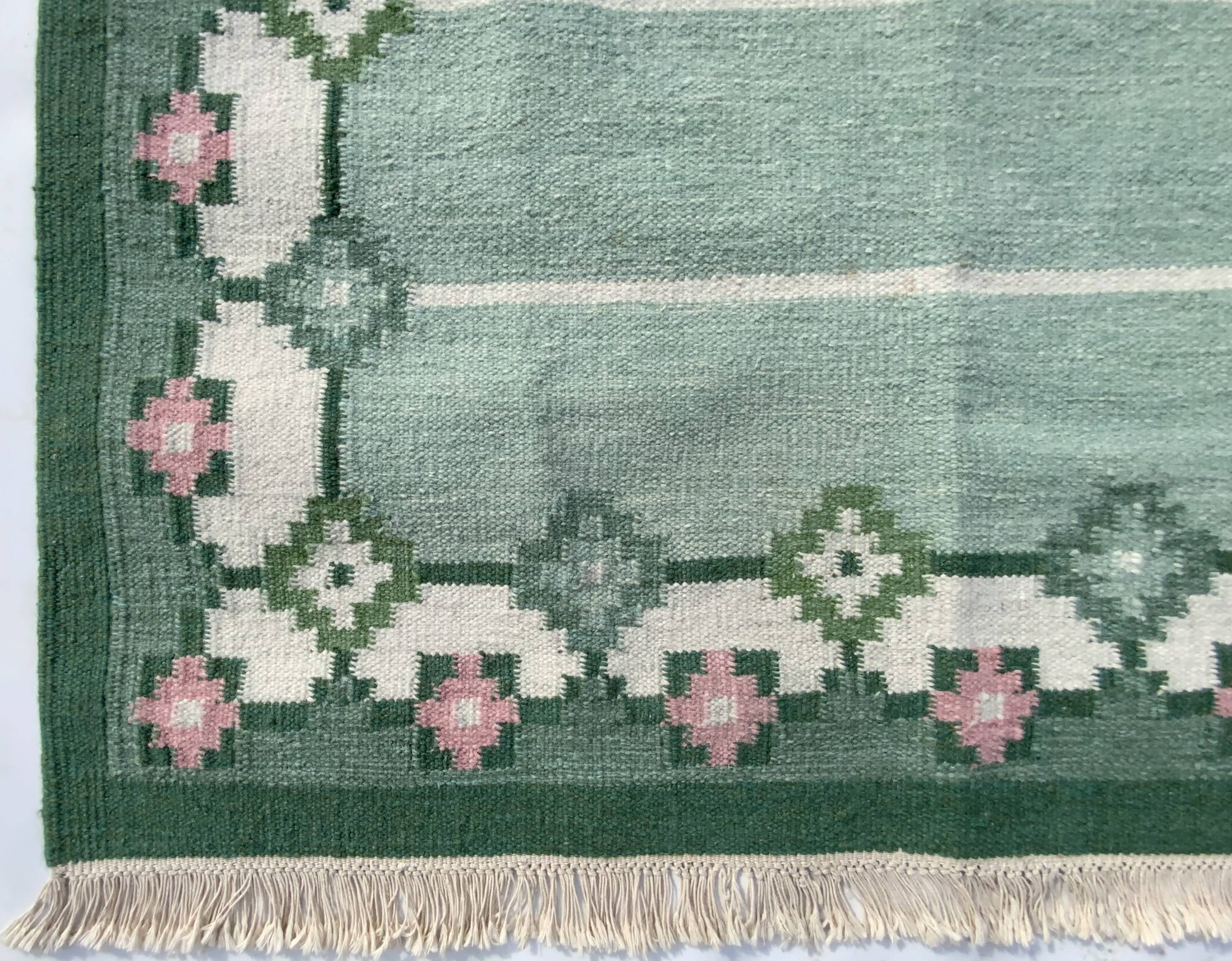 Swedish Green Wool Rug Flat-Weave Kilim Rölakan Rug Signed “M” 1960s