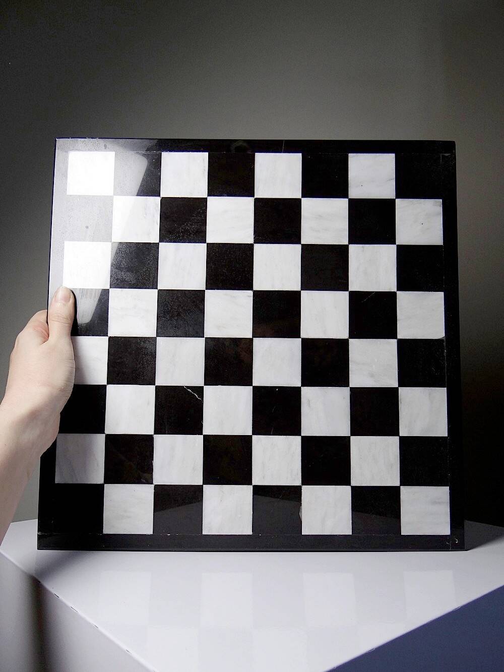 Large vintage chess set from the 70s, white and black marble, Italian craftsmanship
