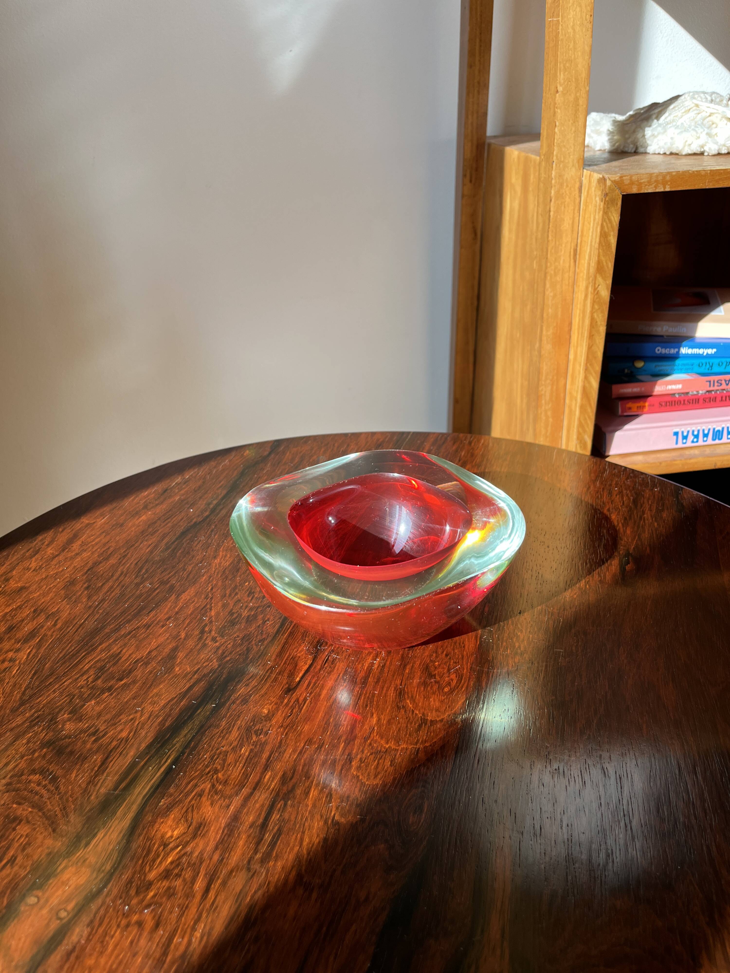 Alessandro Mandruzatto, Sommerso. Murano glass ashtray.