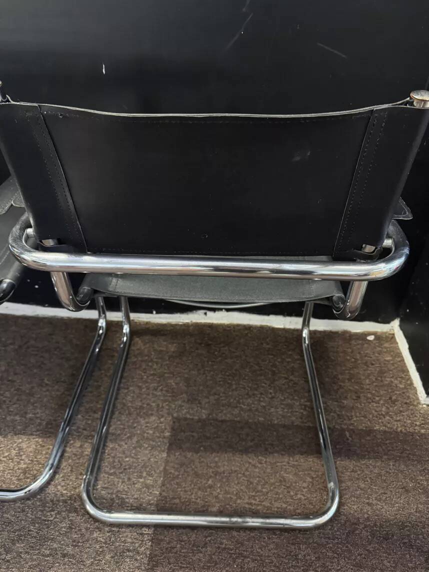 Set of 4 Armchairs in the style of Marcel Breuer – sled base