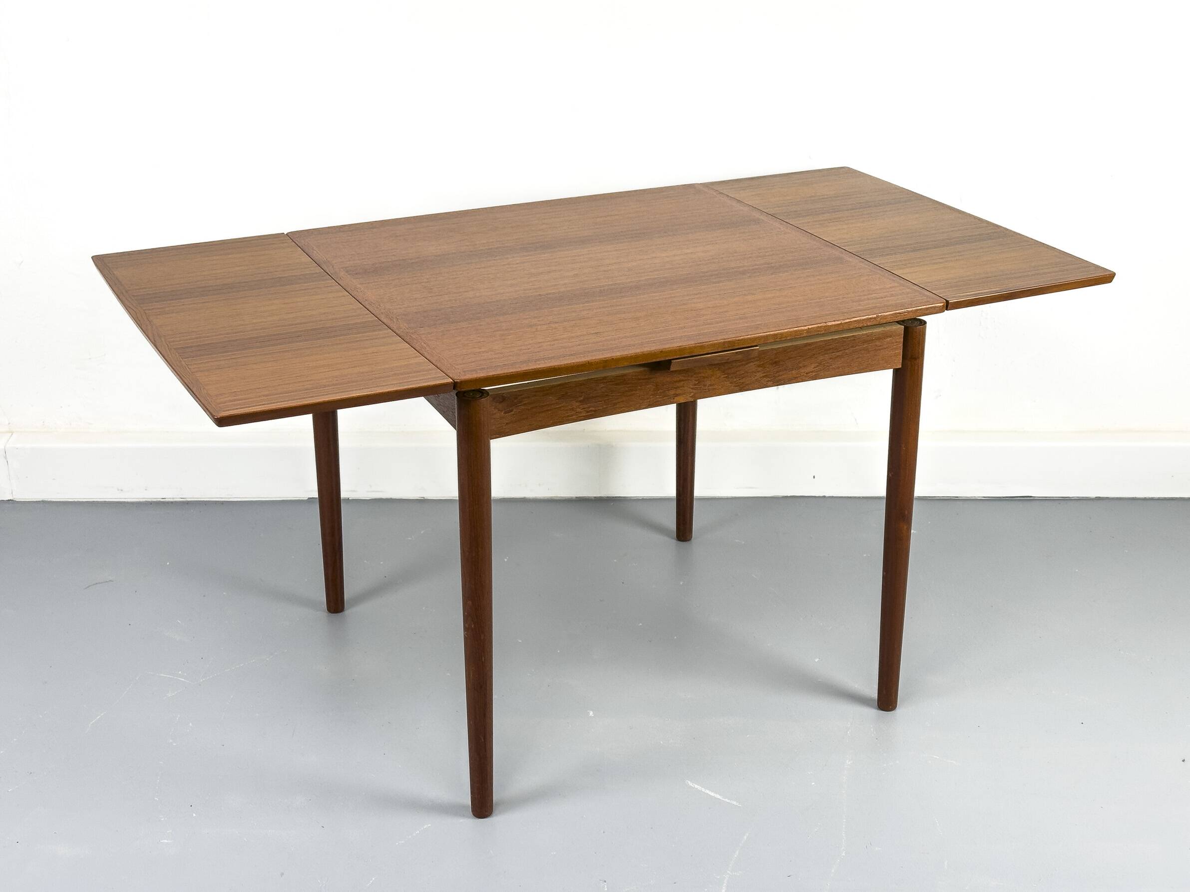 Table de salle à manger extensible en teck, par Hundevad & Co., années 1960