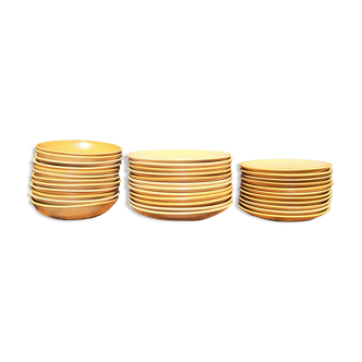 Set of 35 stoneware plates