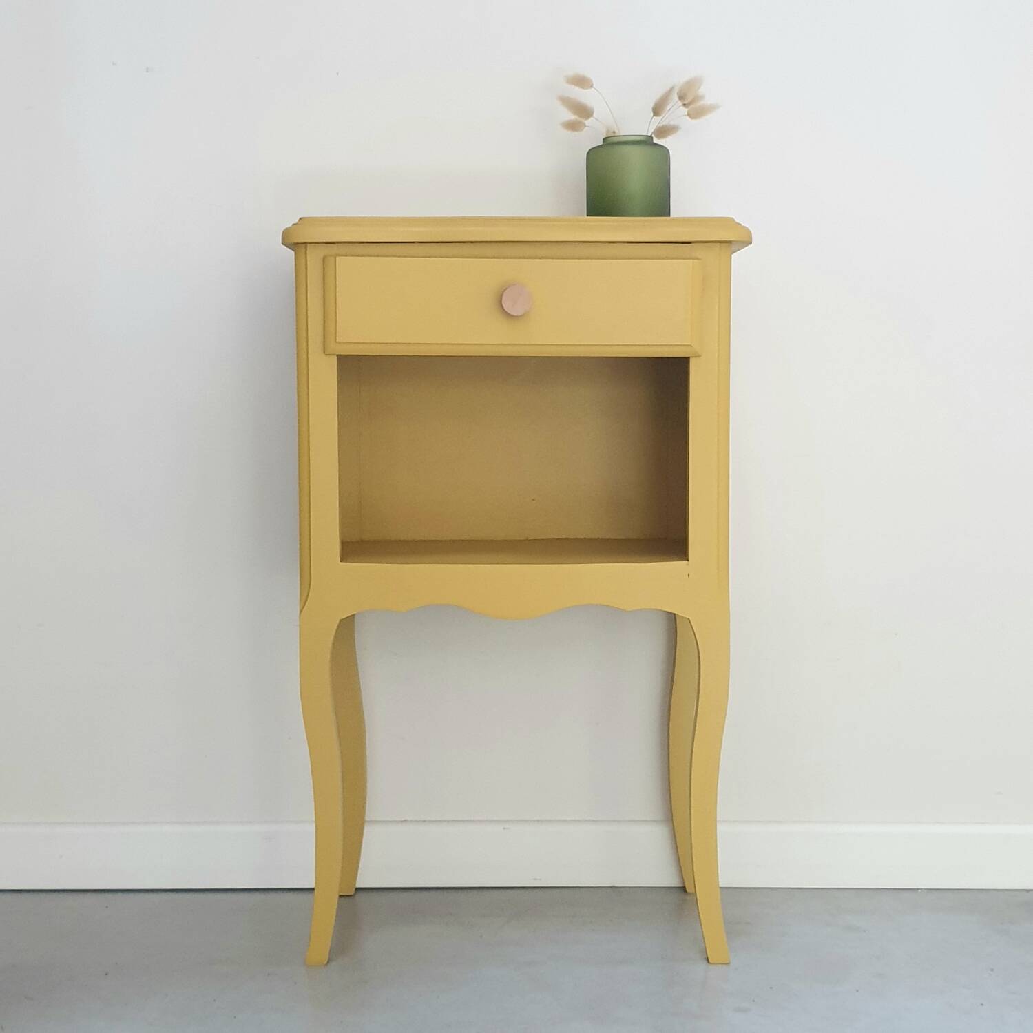 Bedside table/side cabinet
