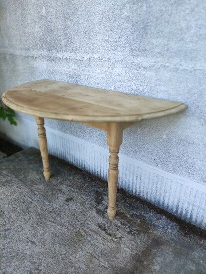 Half-moon table, console