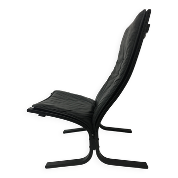 Mid-Century design black leather lounge chair by Ingmar Relling for Westnof