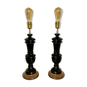 2 feet of lamp wood and black
