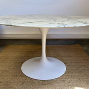 Tulip Knoll International Table by Eero Saarinen – Round marble top