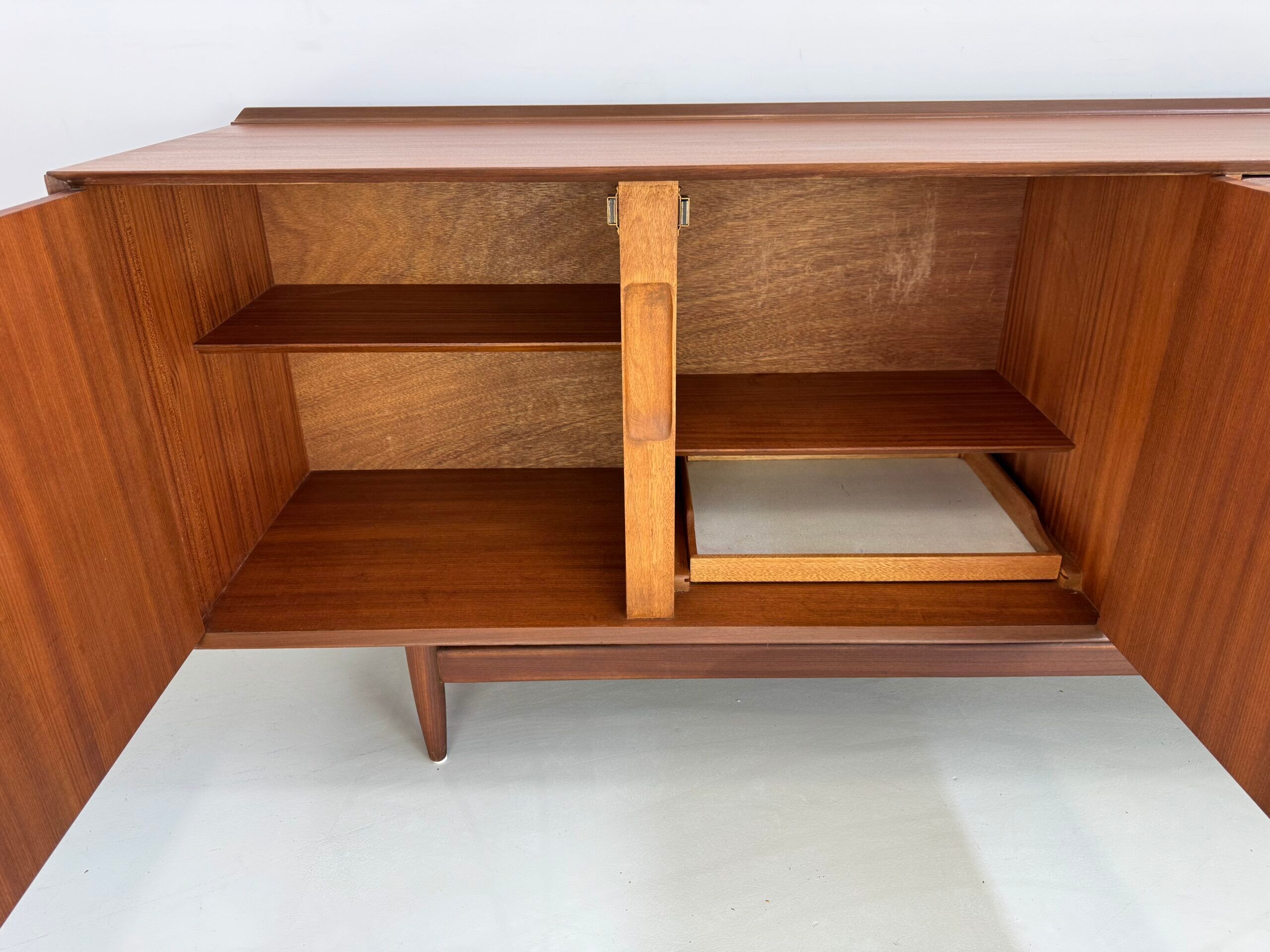 Buffet vintage Younger