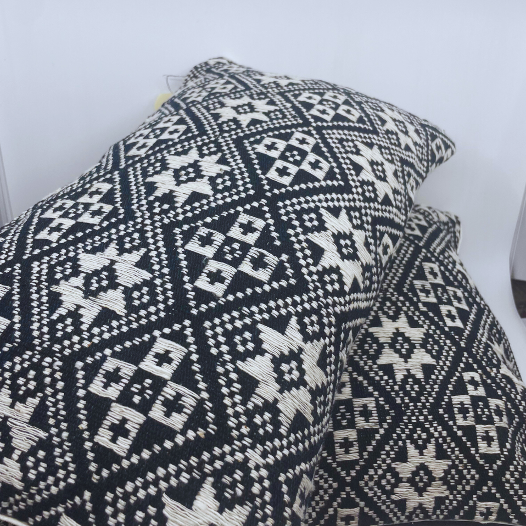 Marine Dokmai cushion