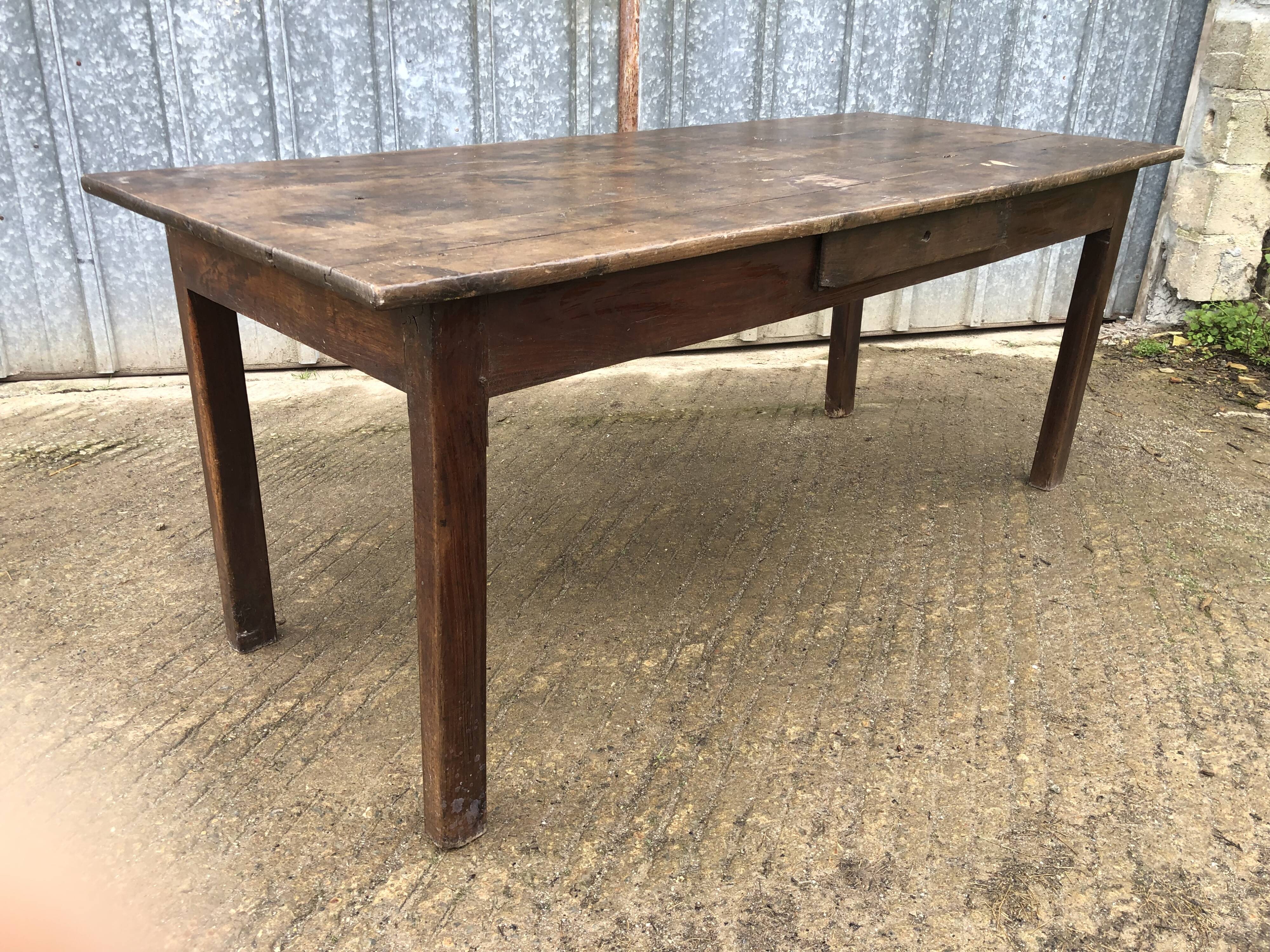Rustic antique farmhouse table in solid oak with 1 drawer.