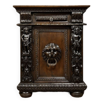 Piedmont - Lombardy 17th century period: Italian Renaissance ceremonial furniture in walnut