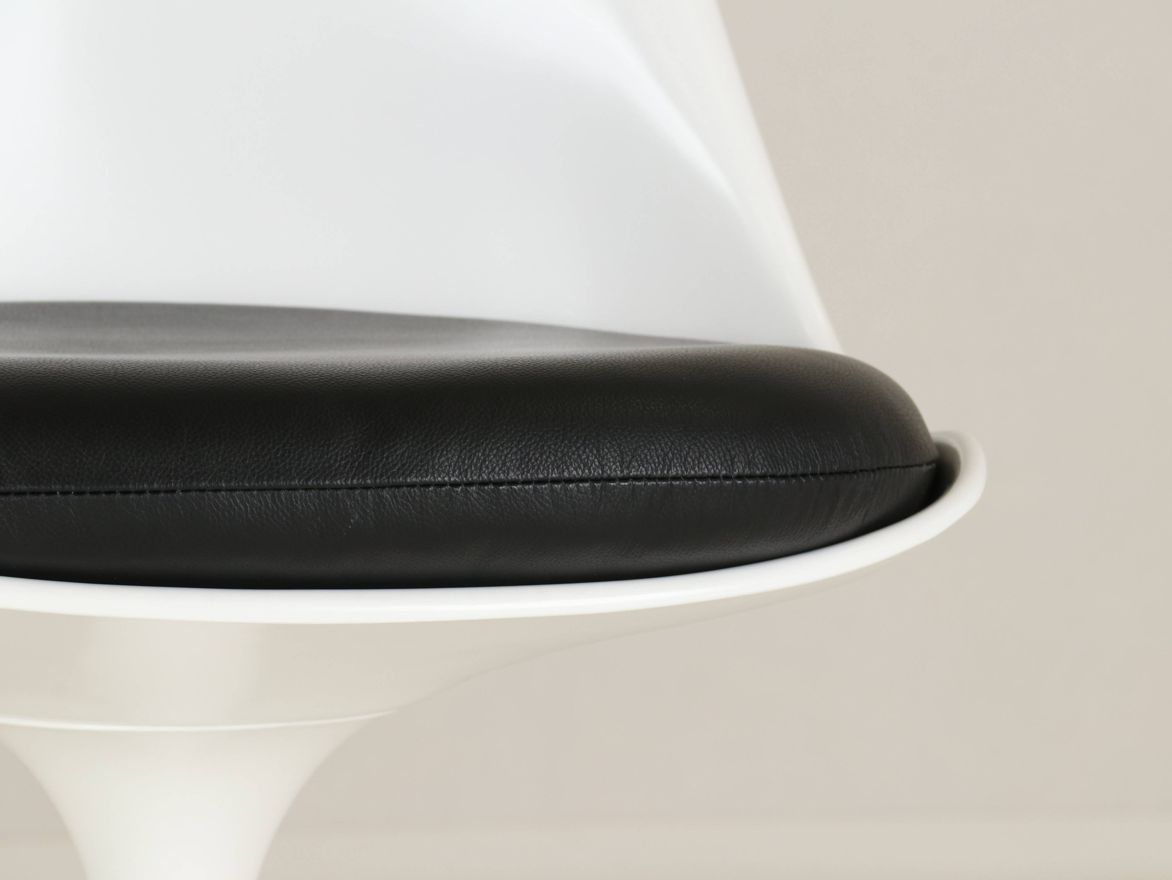 Tulip chair by Eero Saarinen for Knoll International U.S. 1960