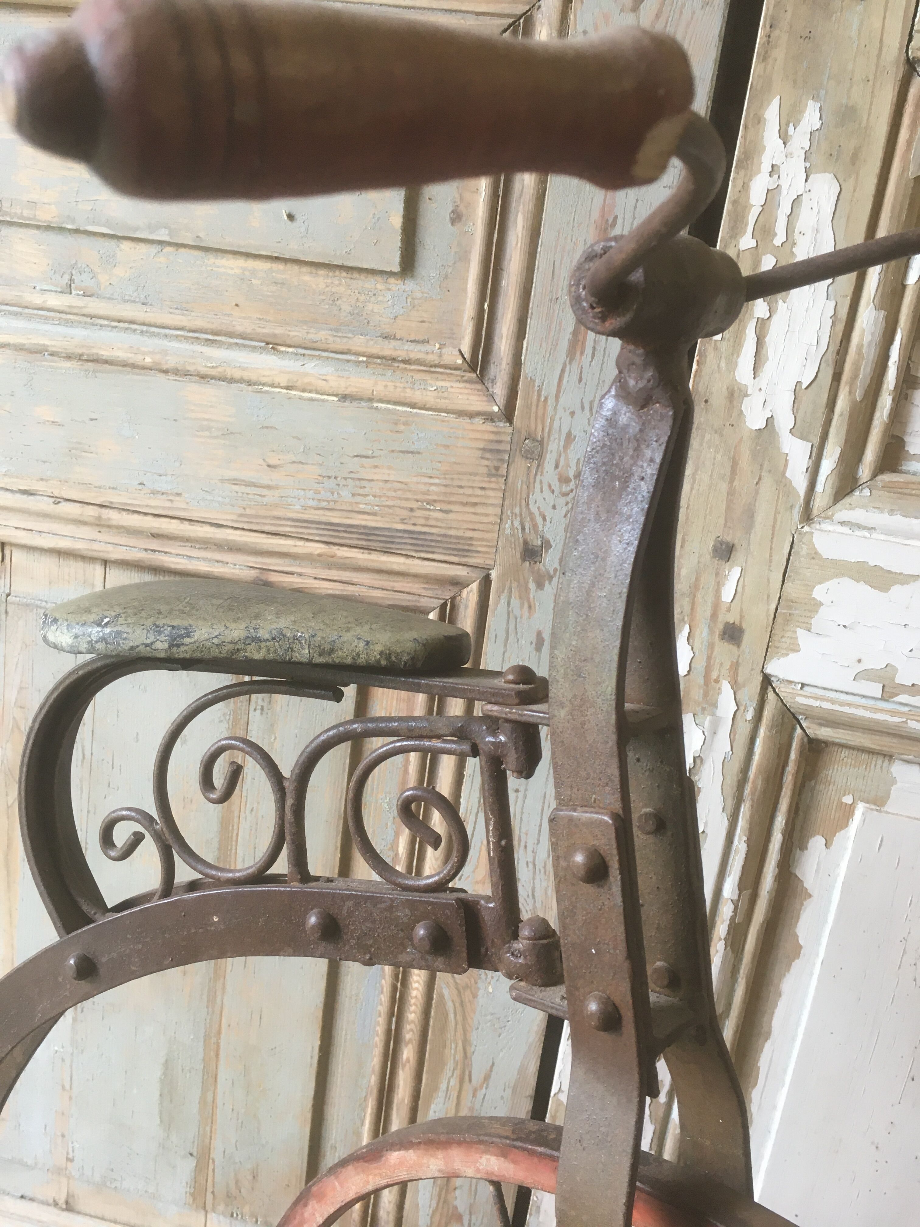 Bi child 1900 in metal and wood on base