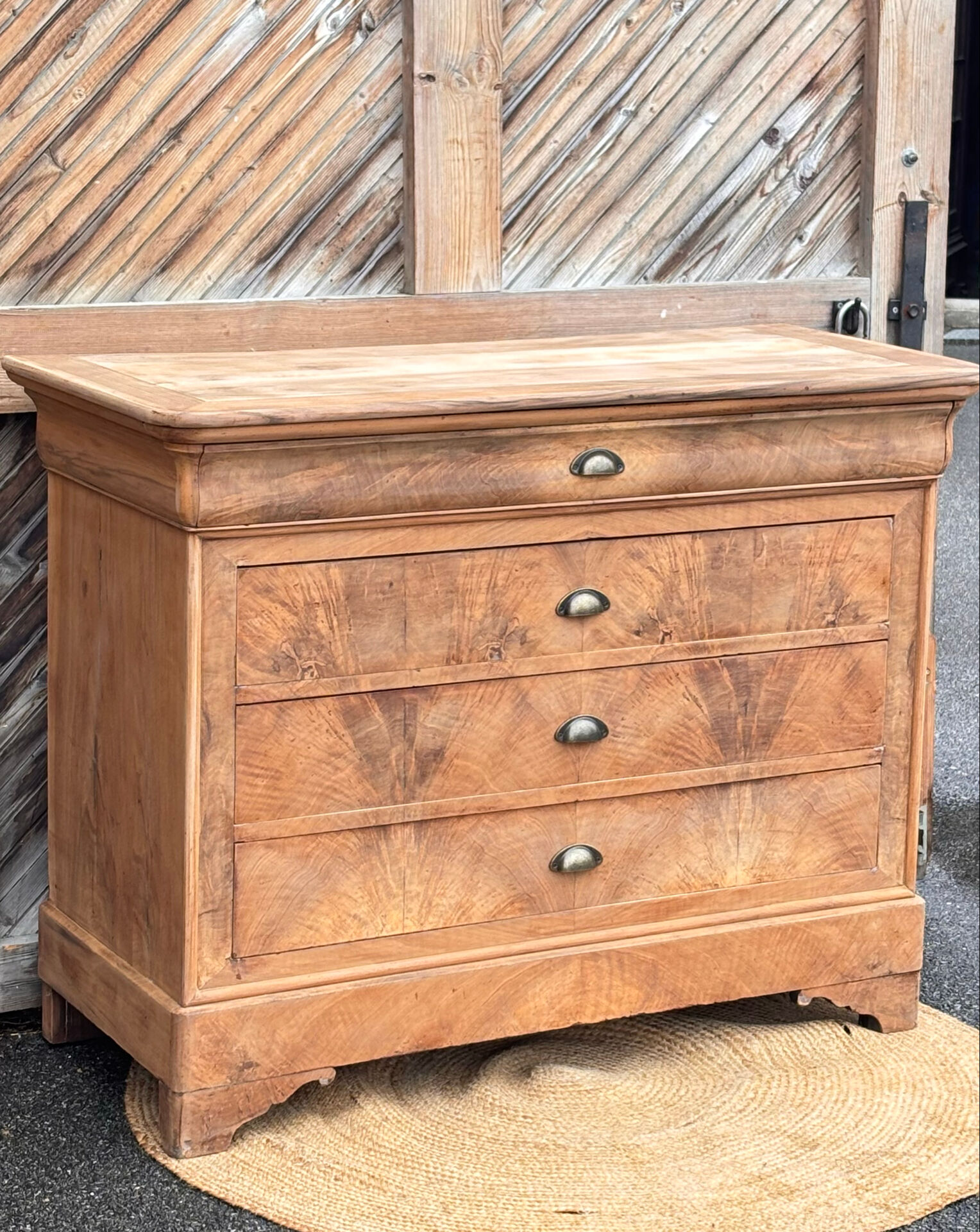 Large antique chest of drawers in raw wood - 4 drawers