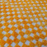 Tapis berbère à damiers jaune et blanc