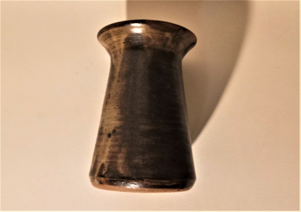 Sandstone vase 70s height 18.5 cm