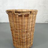 Round wicker basket