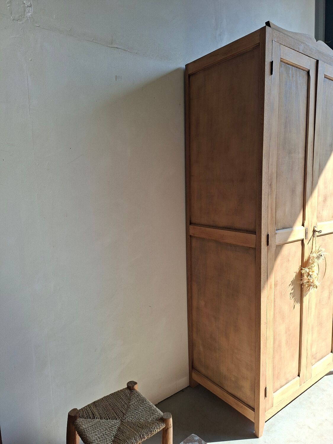 Parisian wardrobe in solid beech wood