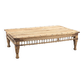 Basti - Table basse ancienne à clous n°11