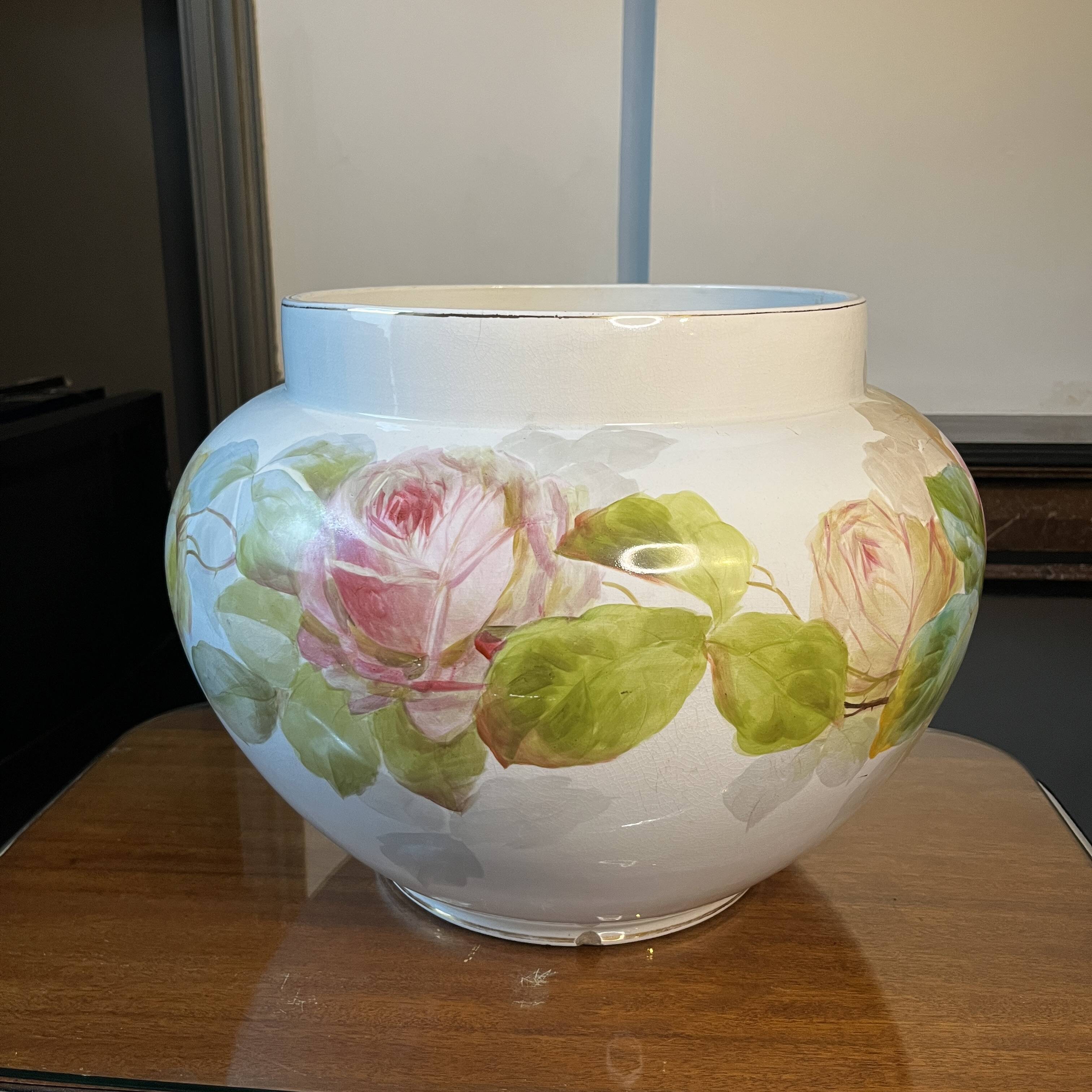 Large Verbanum Stone Laveno cache-pot, floral decoration "Roses" in earthenware ceramic, ca 1900