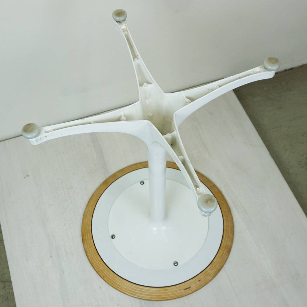 White George Nelson Pedestal Coffee Side Table for Herman Miller, USA, 1960s