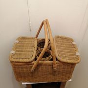 Picnic basket year 1960 vintage wicker