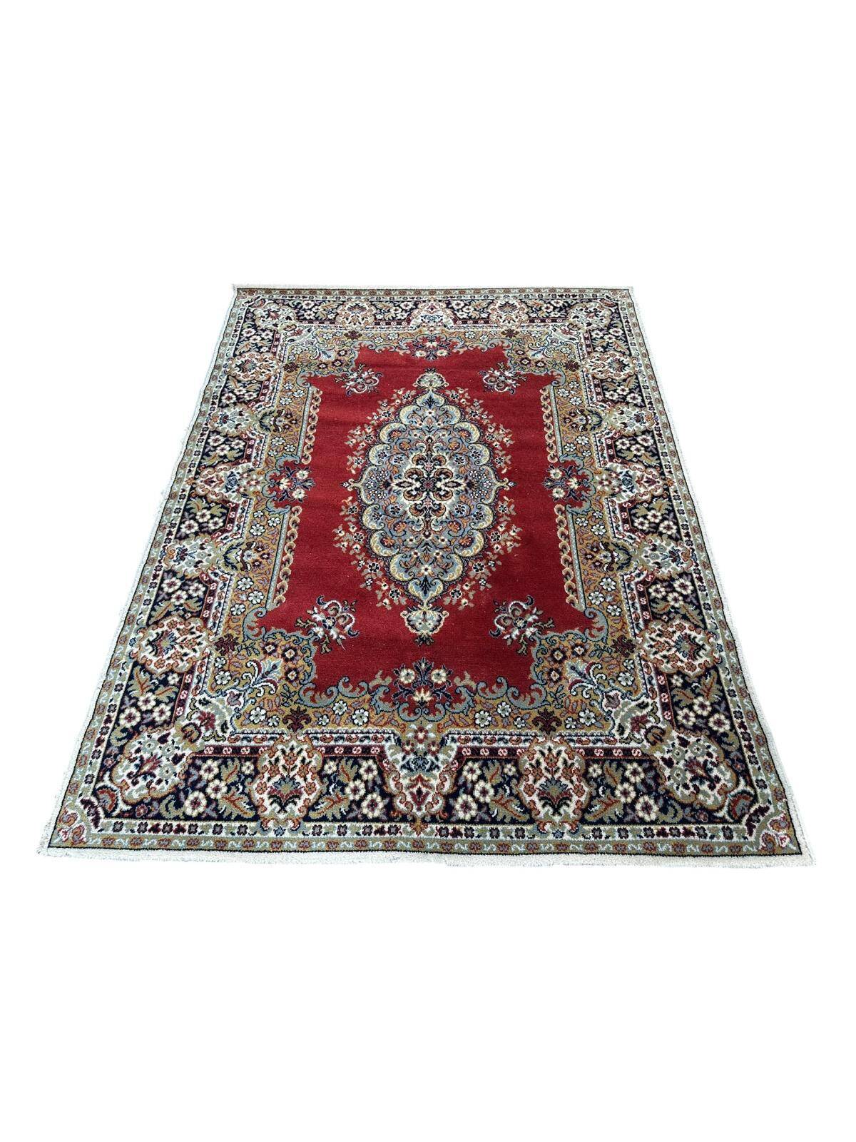 Oriental style rug 170cm x 230cm