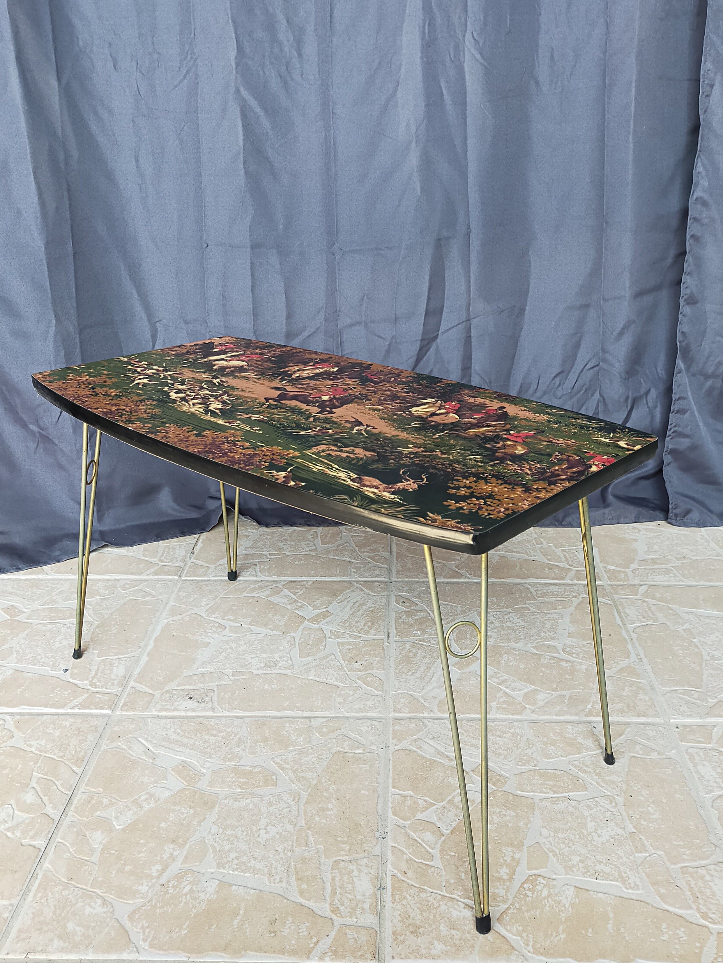 Vintage coffee table hunting scene