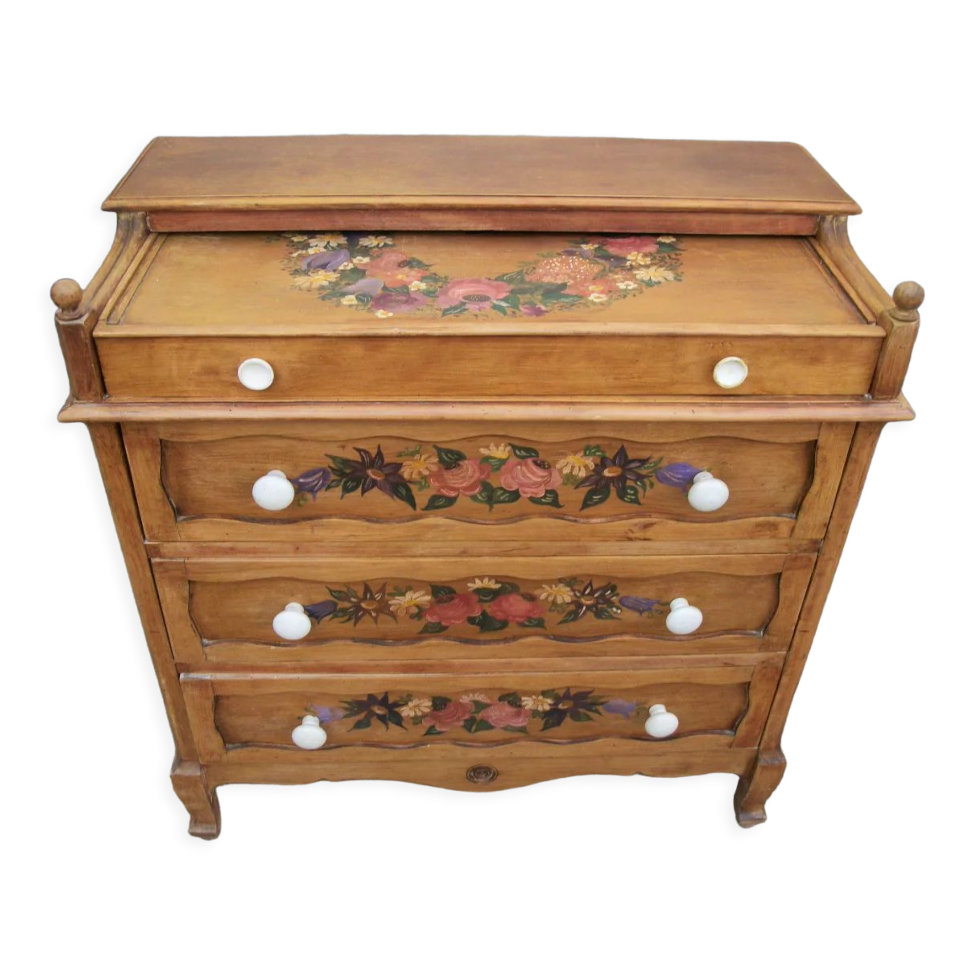 Chest of drawers