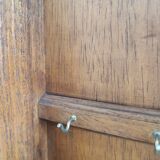 Key holder in wood and brass flower illustration