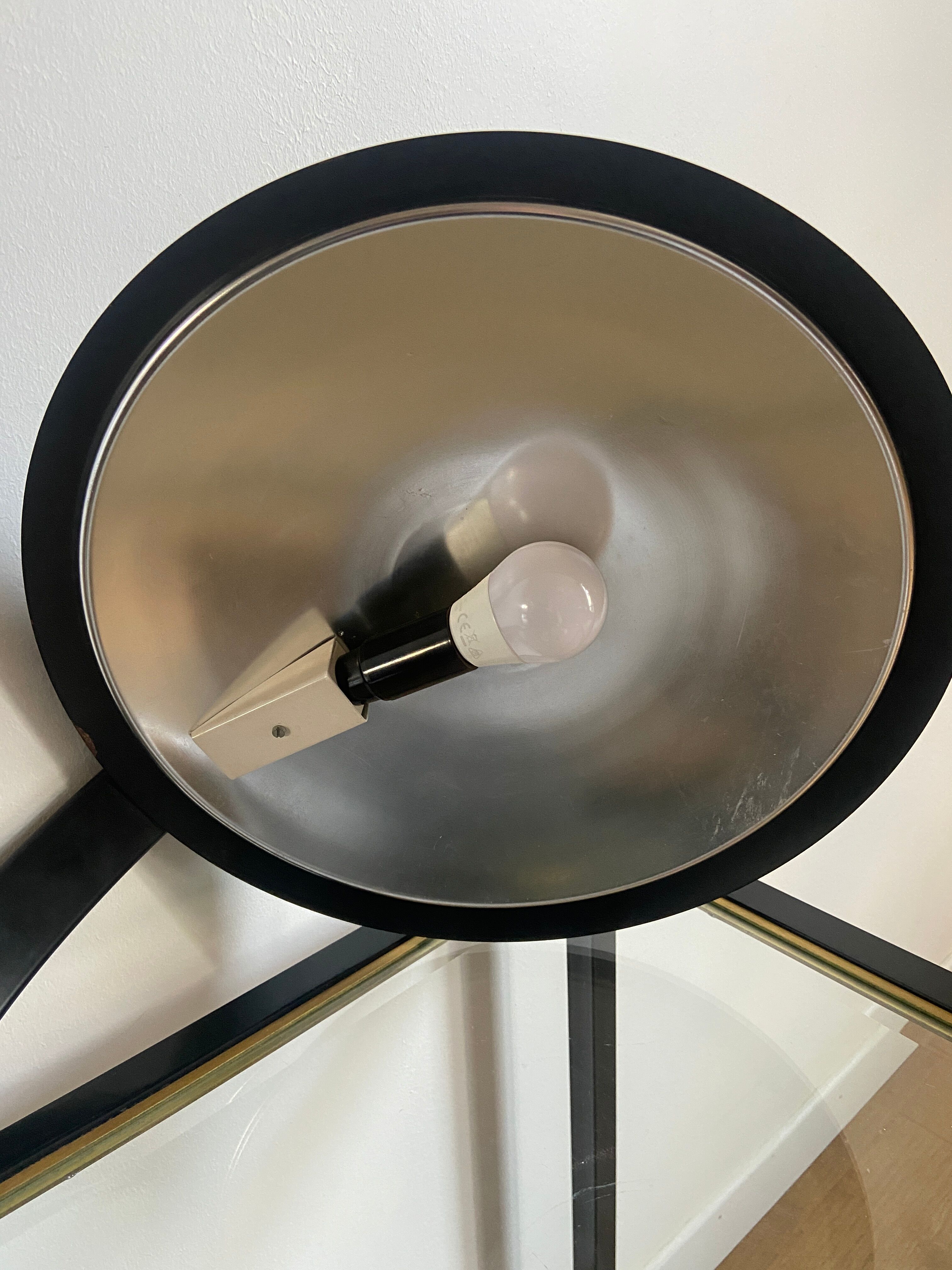 Lampe de bureau soucoupe noire par disderot pour soka made in france