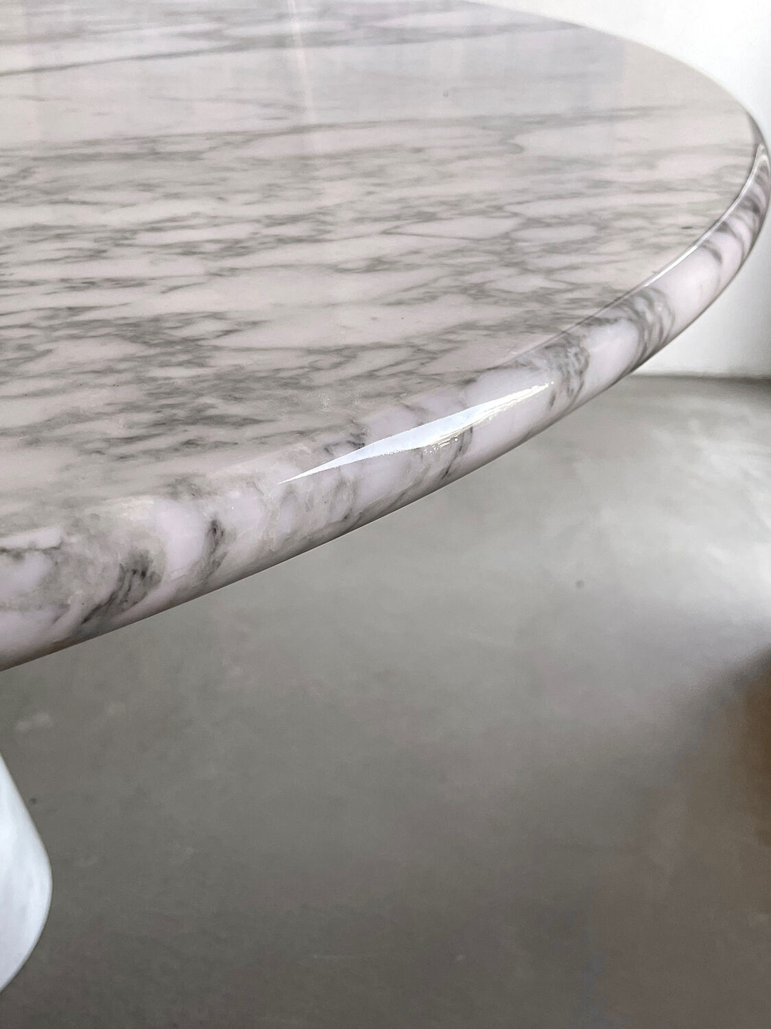 Angelo Mangiarotti white marble dining table model M1