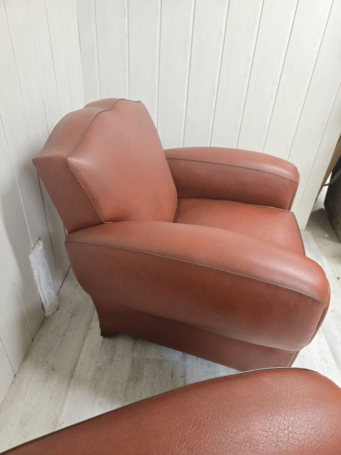 Ergy club chair
