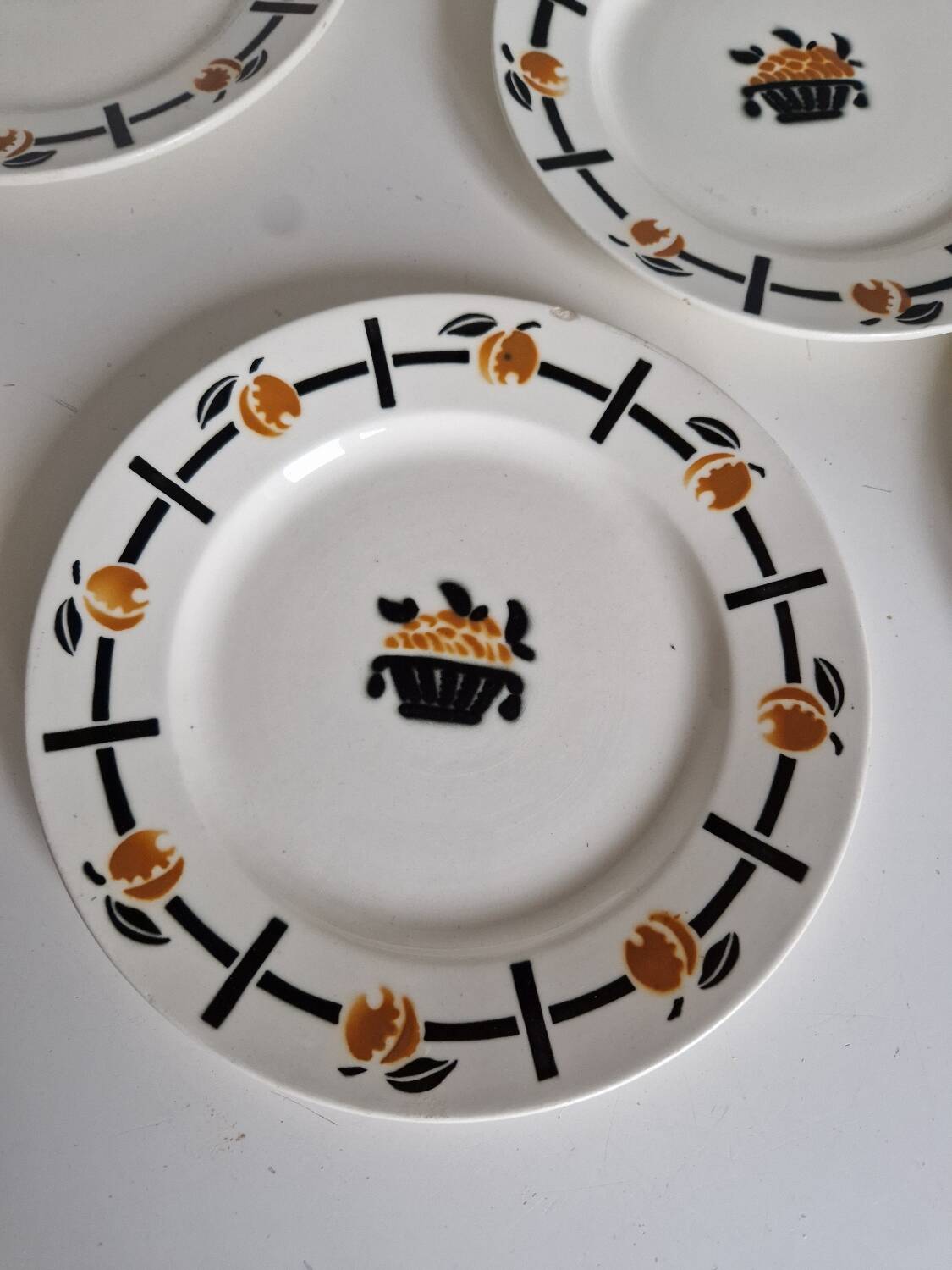 Plat et 6 assiettes à dessert art deco Badonviller