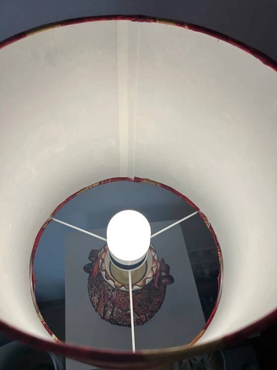 Expressive Fat-Lava vase lamp with dragon lampshade