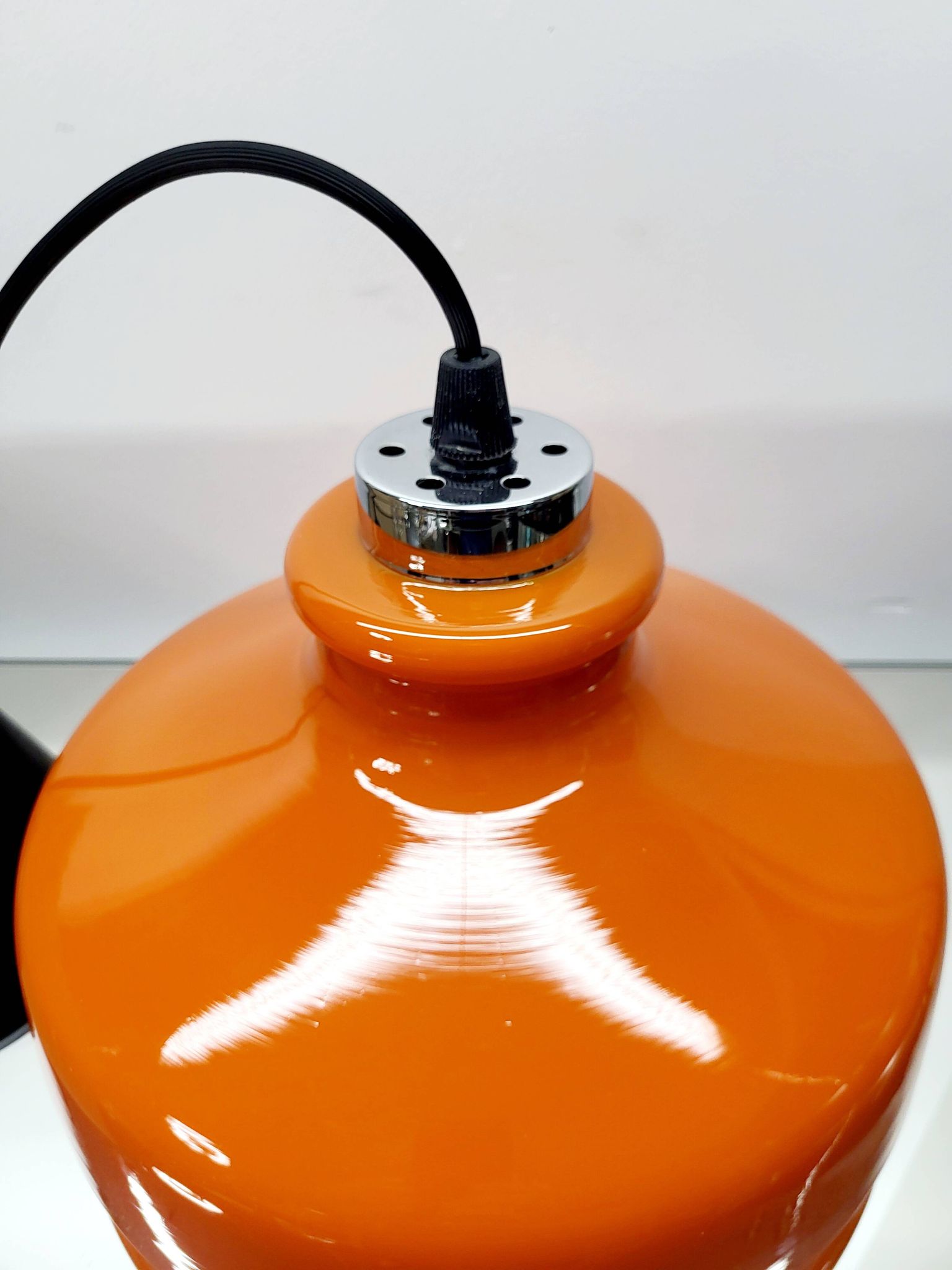 Suspension vintage en verre opalin orange avec finition chromée, années 60
