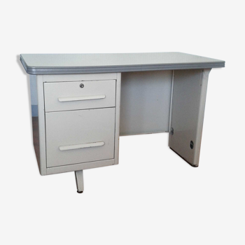 Metal desk